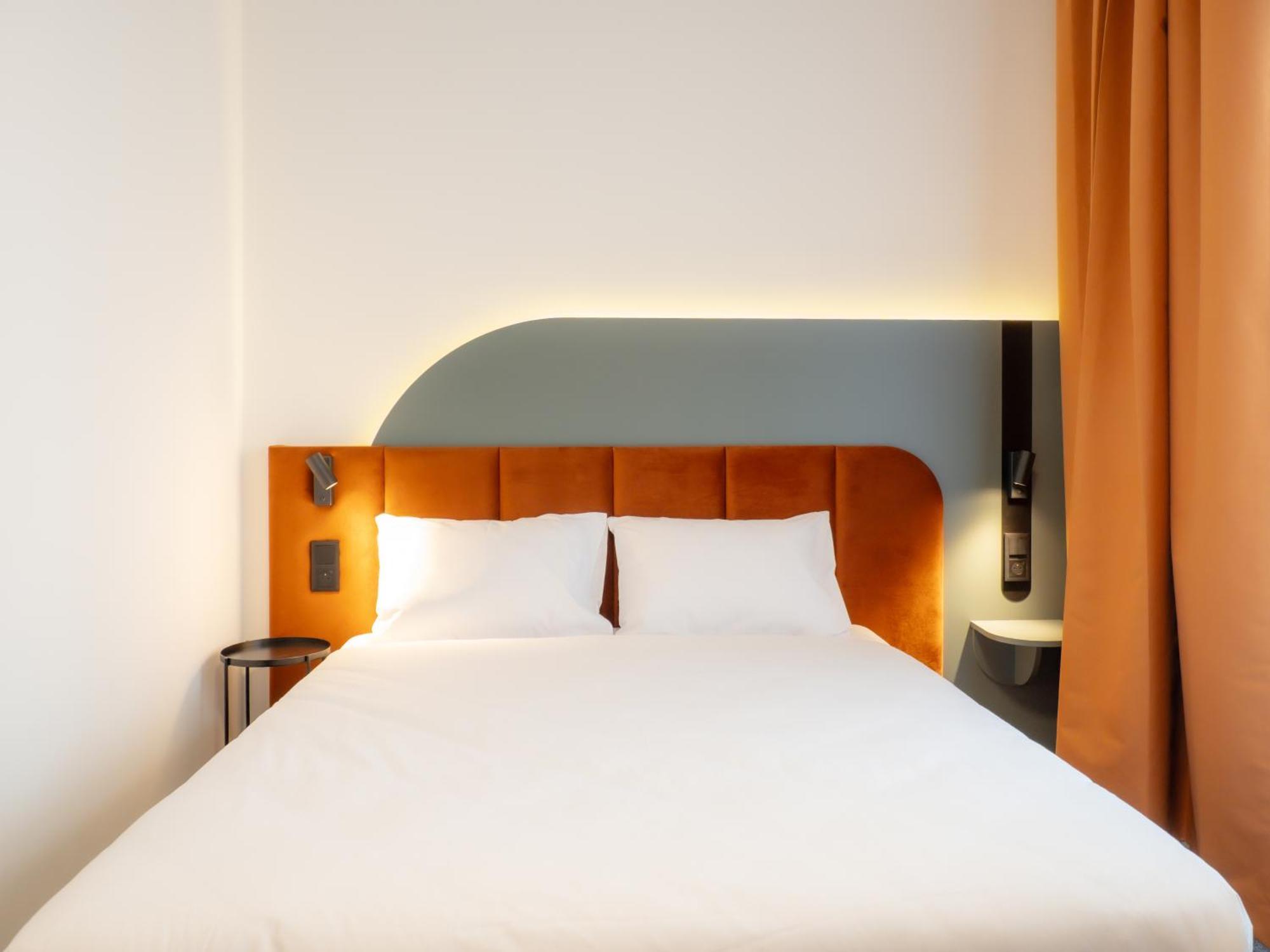 B&B Hotel Leszno レシュノ エクステリア 写真